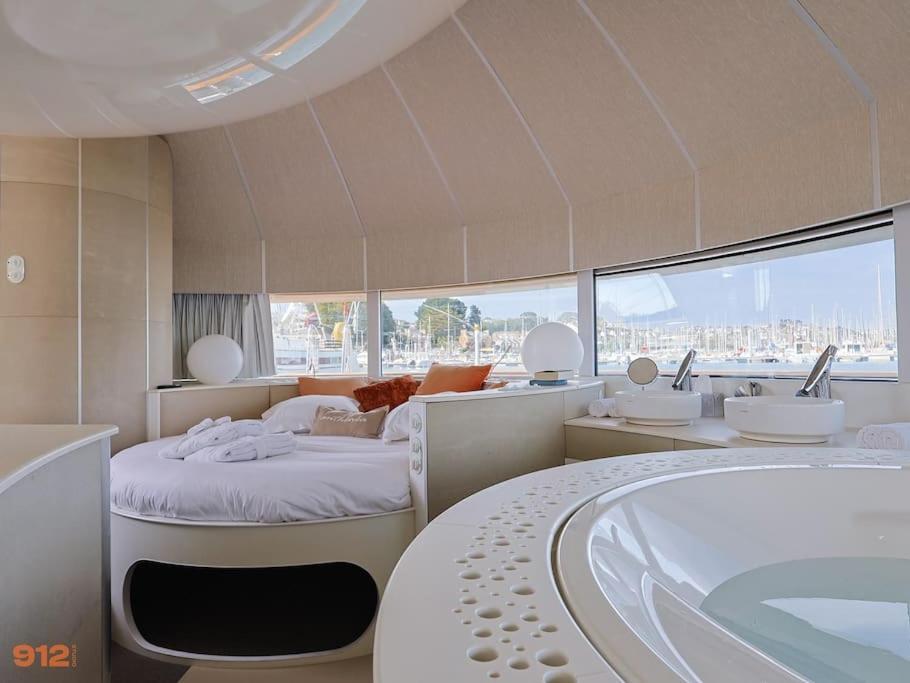 Anthenea Suite Hoteliere Flottante Perros-Guirec Dış mekan fotoğraf