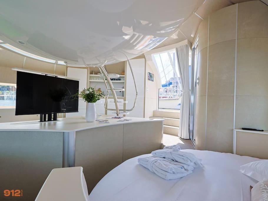 Anthenea Suite Hoteliere Flottante Perros-Guirec Dış mekan fotoğraf
