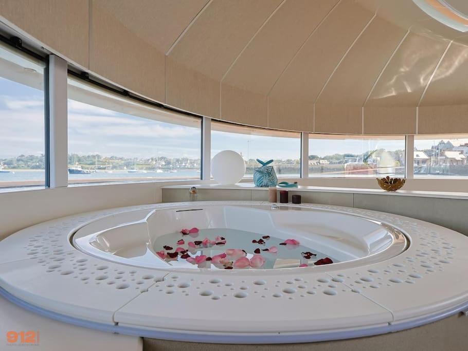 Anthenea Suite Hoteliere Flottante Perros-Guirec Dış mekan fotoğraf
